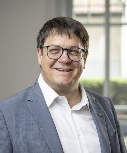 Portrait Adrian Bolzern